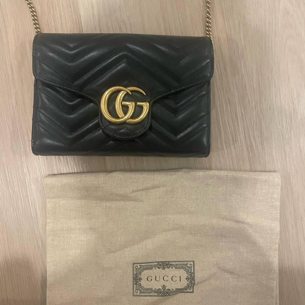 GG Marmont wallet on chain